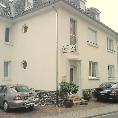 아파트 Bernkasteler Moselapartments 베른카슈텔쿠에스